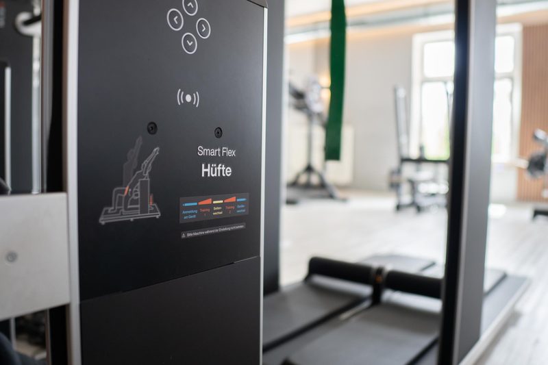 EGYM Smart Flex Gerät für die Hüfte im Fit-Inn Heldenbergen
